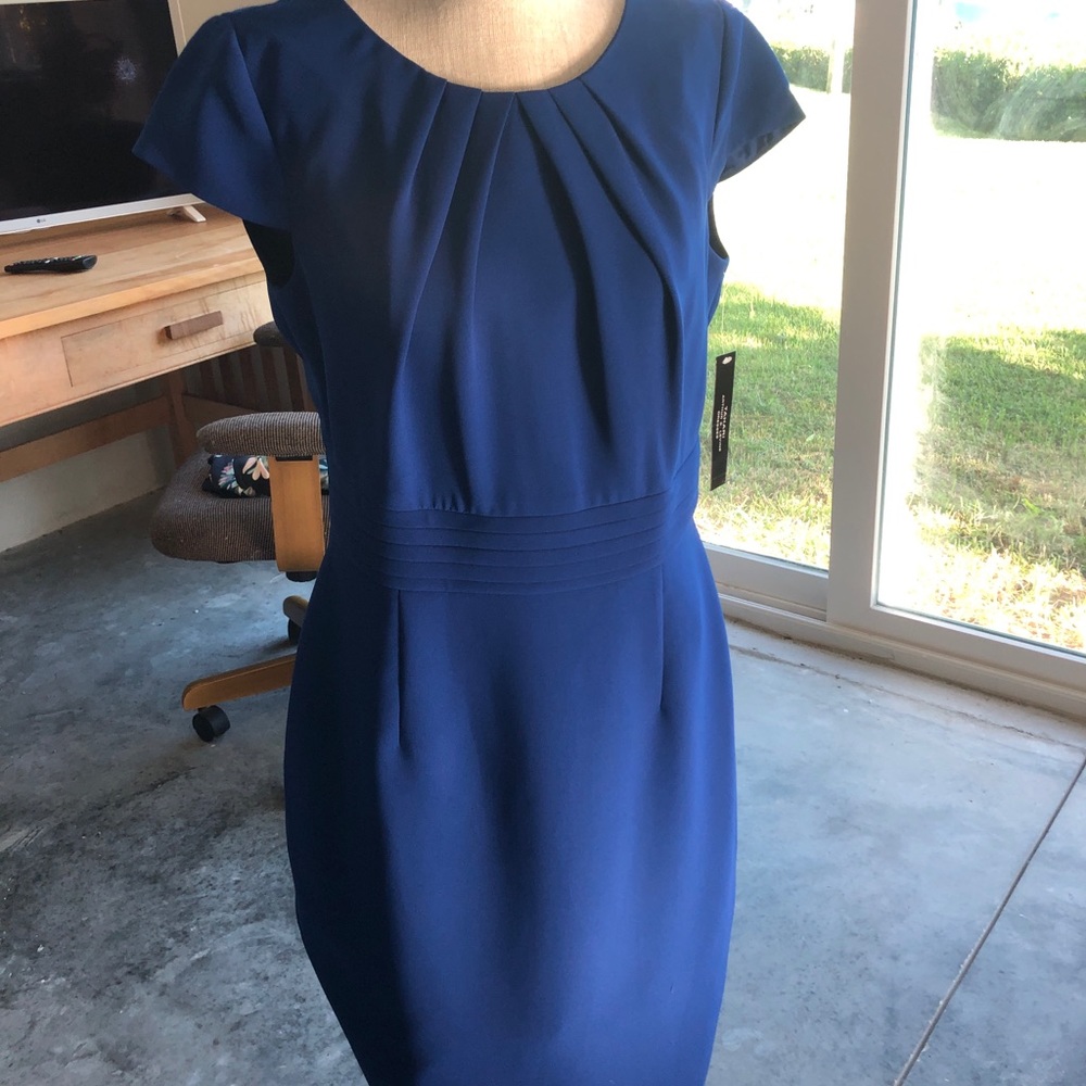 Women’s Tahari NWT size 8 lined dress